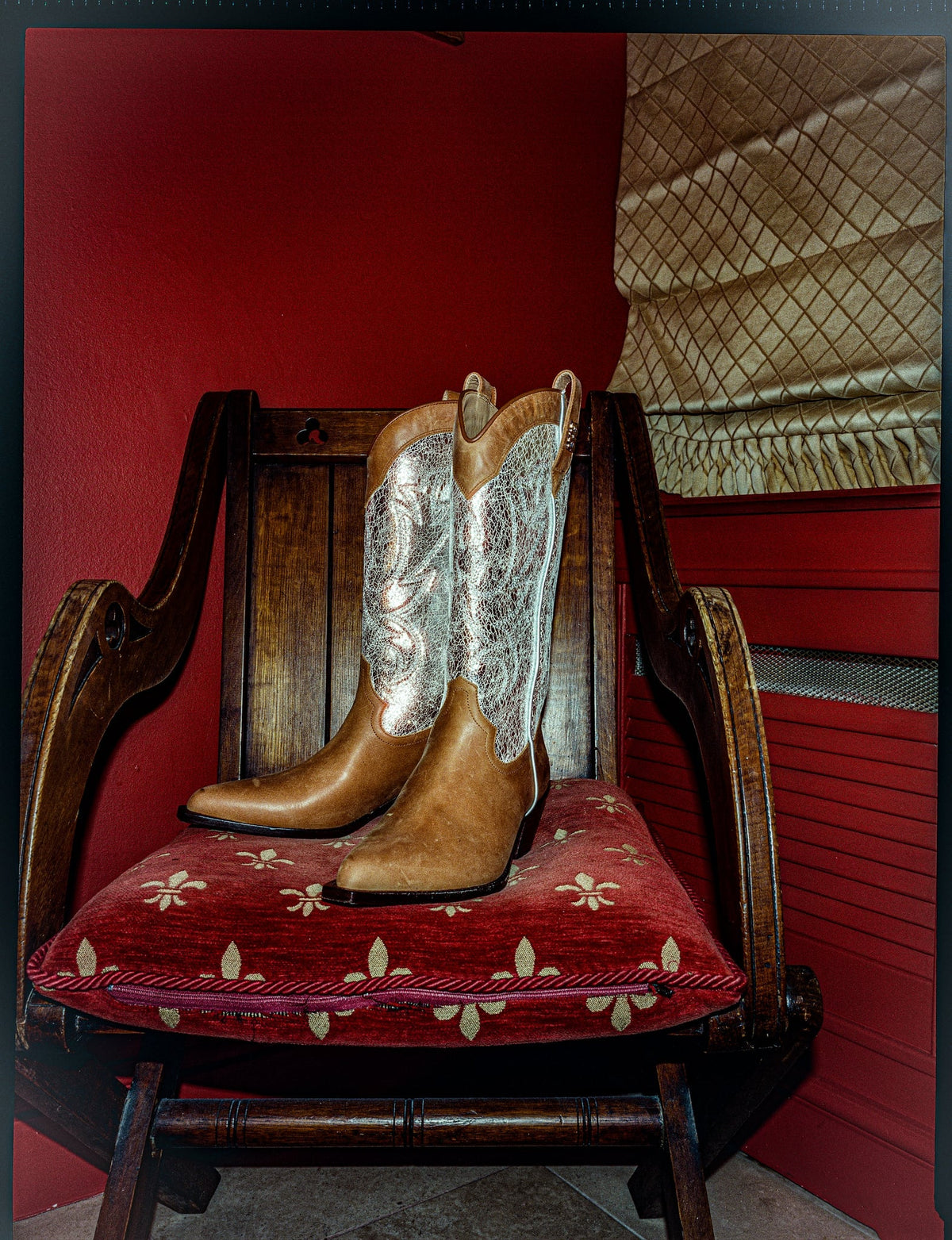 Martina Troni in front of London townhouse wearing black nappa cowboy boots